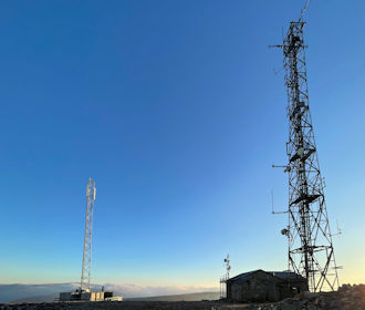 Masts on Morrone's summit Masts on Morrone's summit