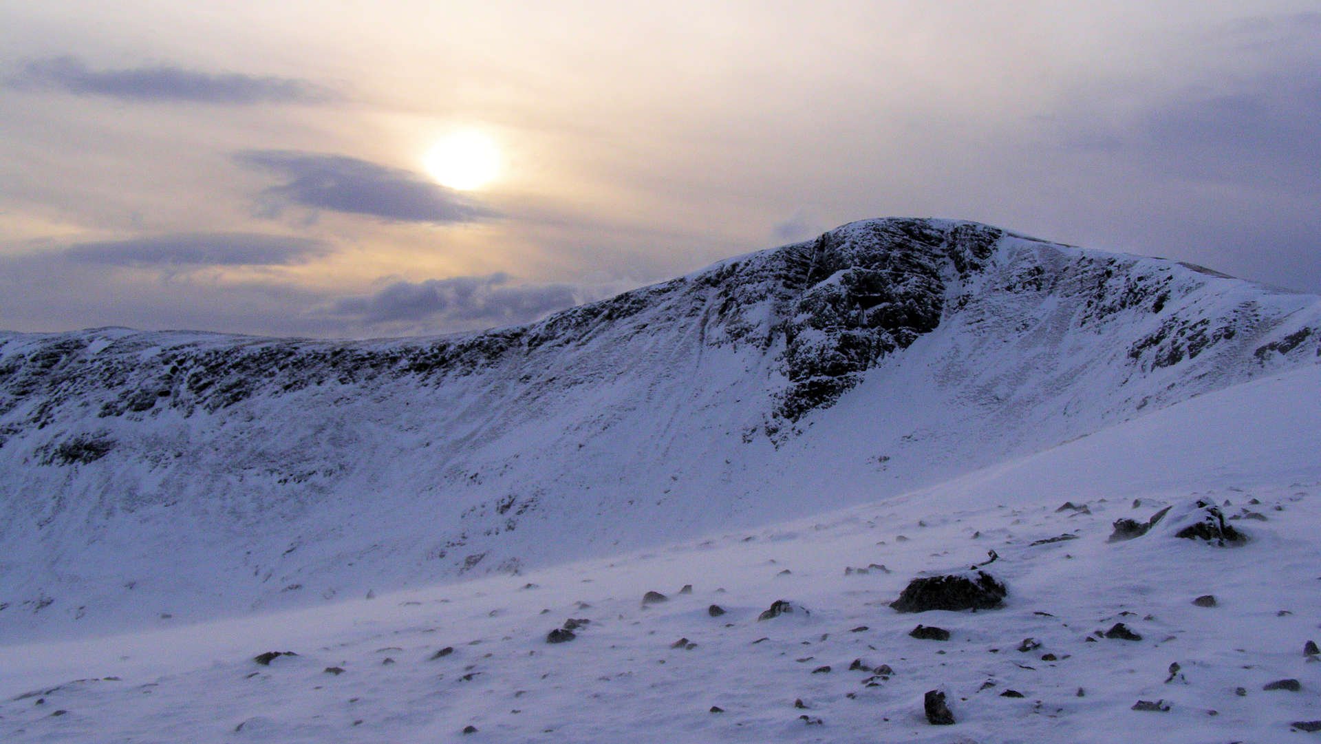 Summit crags of Stob Coire a'Chearcaill