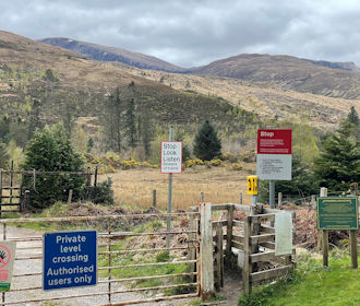 Railway crossing at Craig