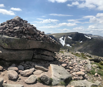 Point 1141 and view to Stob Coire an t-Sneachda Point 1141 and view to Stob Coire an t-Sneachda